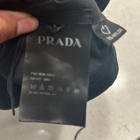 Prada black bucket hat - Picture 3 of 3